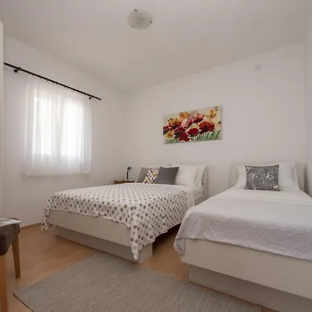 Neva Apartment *
